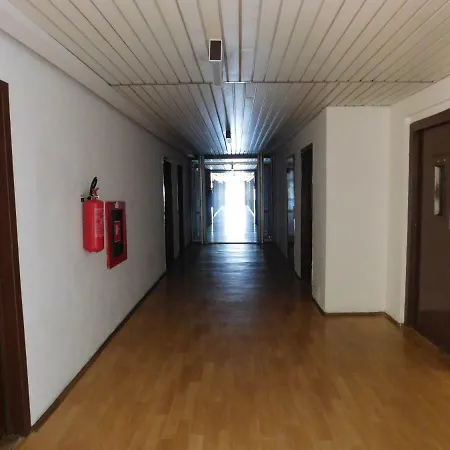 Uz Stu Hotel *